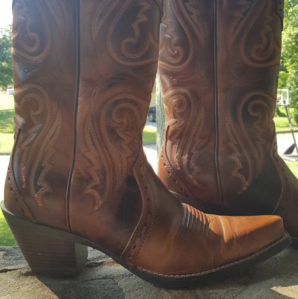 Ariat style 10005908 cowboy boots for women